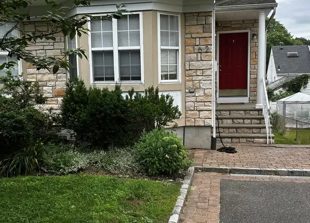 Property at 62 Kirkwood Rd Unit B, Port Washington, NY, 11050, 3 beds, 2.5 baths, [object Object]