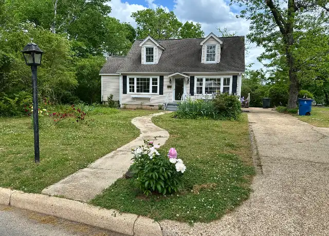 Property at 816 E Tombigbee St, Florence, AL, 35630, 4 beds, 3 baths, [object Object]