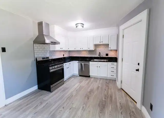 Property at 1150 S Webster Ave, Green Bay, WI, 54301, 2 beds, 1 bath, [object Object]