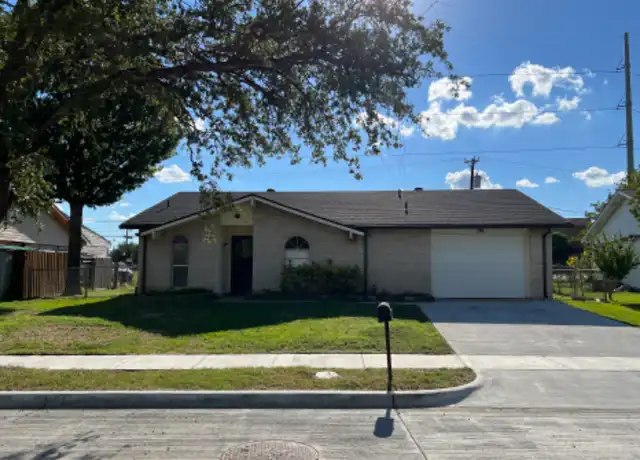 Property at 409 S Holiday Dr, Grand Prairie, TX, 75052, 3 beds, 2 baths, [object Object]