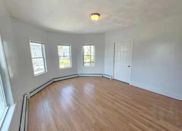 Property at 41 Woodbine St, Providence, RI, 02906, 2 beds, 1 bath, [object Object]