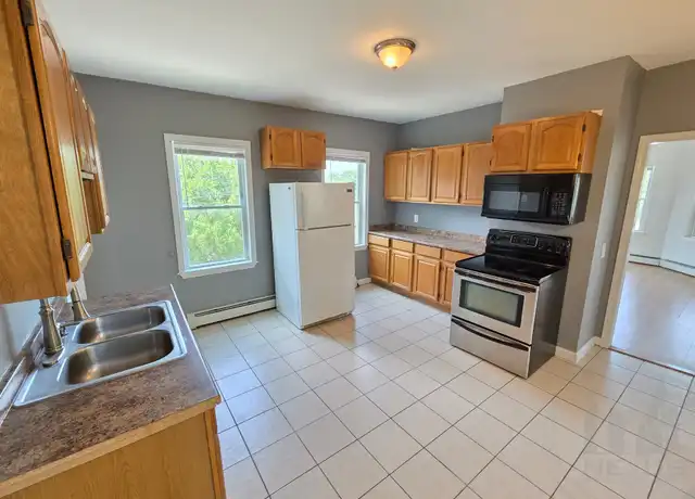 Property at 41 Woodbine St, Providence, RI, 02906, 2 beds, 1 bath, [object Object]