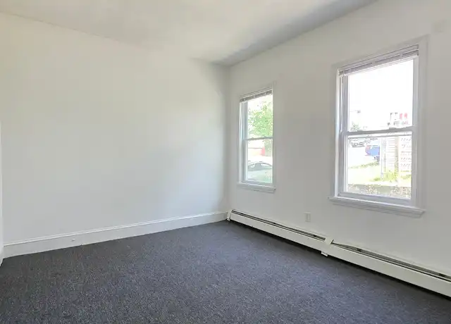 Property at 41 Woodbine St, Providence, RI, 02906, 2 beds, 1 bath, [object Object]