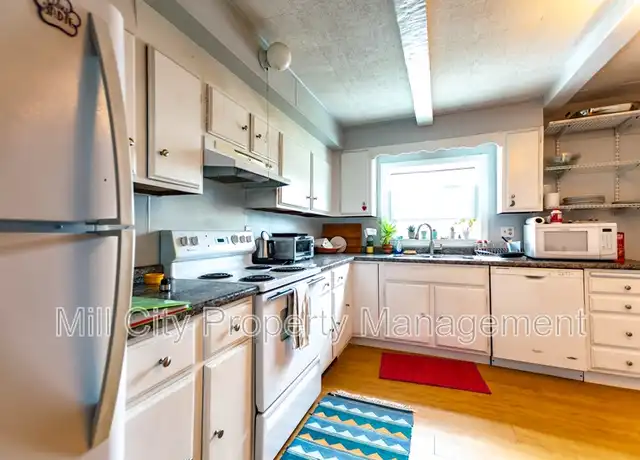 Property at 39 Prospect St Unit 2, Manchester, NH, 03104, 2 beds, 1 bath, [object Object]