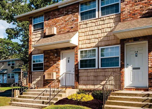 Property at Town and Country Luxury Apartments - 129 Lamplight Cir, Hampton Bays, NY, 11946, 0-1 beds, 1 bath, [object Object]