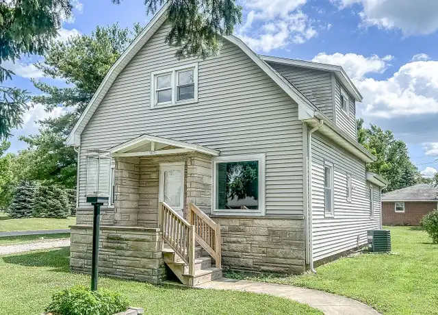 Property at 707 E Lincoln St, Saint Joseph, IL, 61873, 3 beds, 2 baths, [object Object]