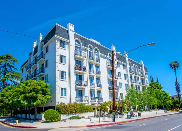 Property at 11915 Riverside Dr Unit 407, Valley Village, CA, 91607, 1 bed, 1 bath, [object Object]
