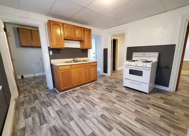 Property at 2 Central Ave Unit 2, Cohoes, NY, 12047, 2 beds, 1 bath, [object Object]