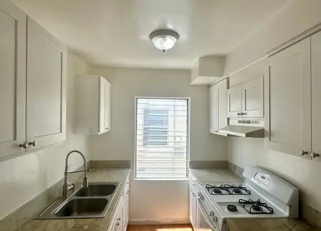 Property at 2242 San Anseline Ave Unit 3, Long Beach, CA, 90815, 2 beds, 1 bath, [object Object]
