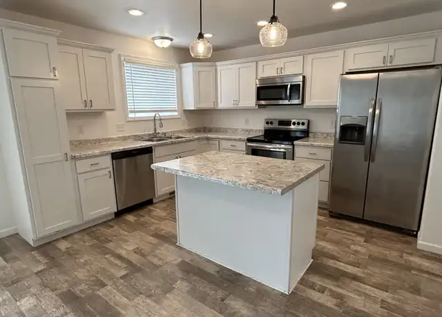 Property at 5872 36th St S, Fargo, ND, 58104, 4 beds, 3.5 baths, [object Object]