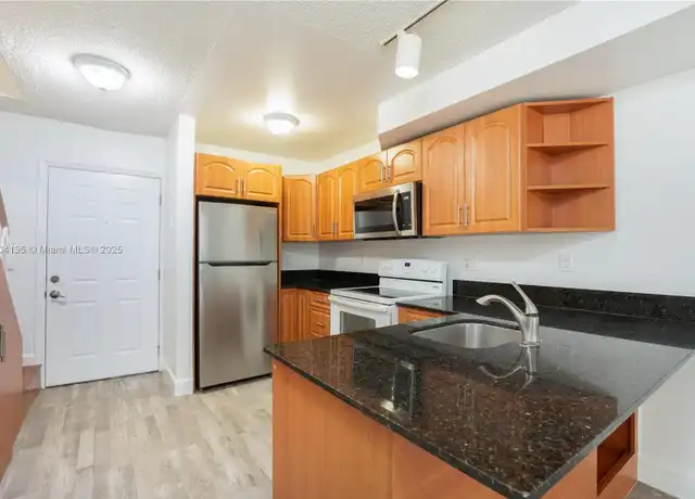 Property at 3239 W Trade Ave #8, Miami, FL, 33133, 2 beds, 1.5 baths, [object Object]