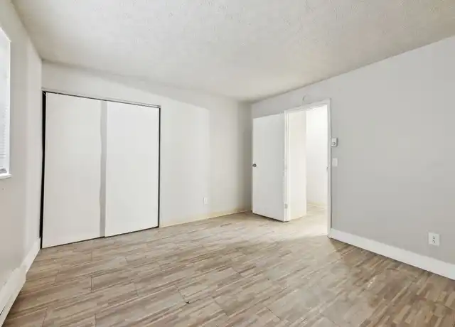 Property at WYOMING 12 CINCY LLC - 2303 Wyoming Ave, Cincinnati, OH, 45214, 1 bed, 1 bath, [object Object]