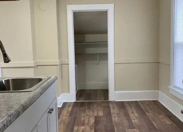 Property at 981 Margaret St Unit 1, St Paul, MN, 55106, 2 beds, 1 bath, [object Object]