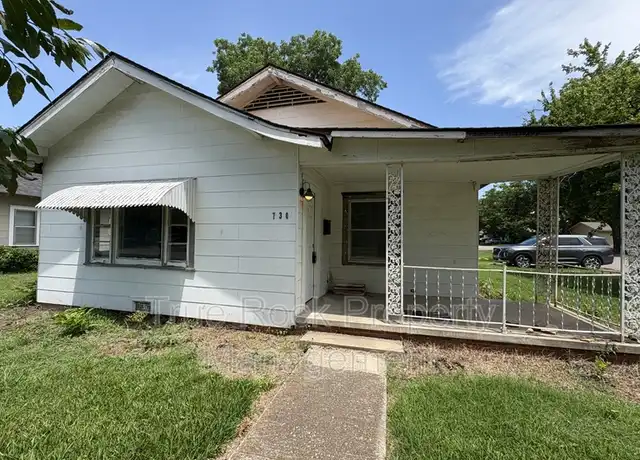 Property at 730 E 14th St, Ada, OK, 74820, 3 beds, 1.5 baths, [object Object]