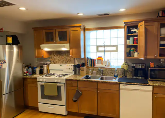 Property at 3242 W Wrightwood Ave Unit G, Chicago, IL, 60647, 1 bed, 1 bath, [object Object]