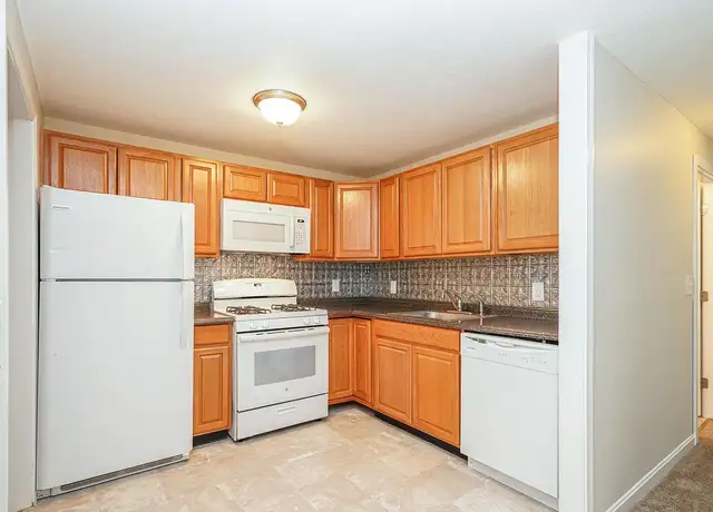 Photo of 60 School St, Dracut, MA 01826