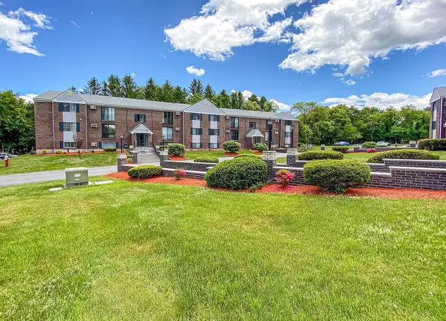 Photo of 60 School St, Dracut, MA 01826