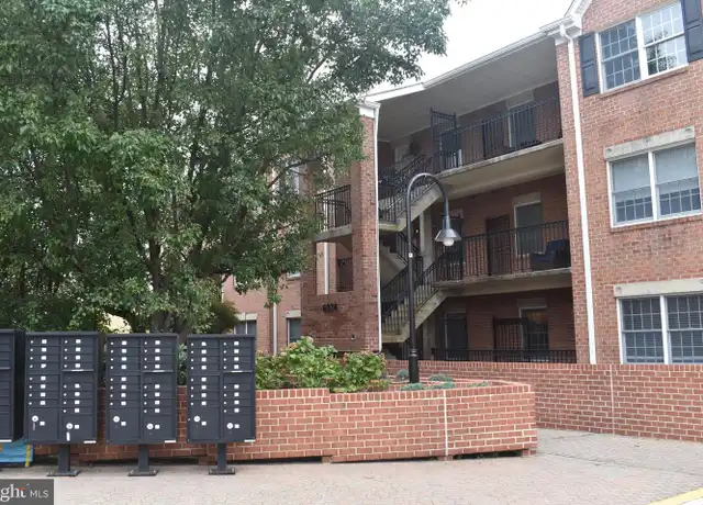 Property at 6924 Fairfax Dr #300, Arlington, VA, 22213, 2 beds, 2 baths, [object Object]