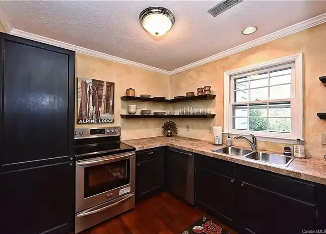 Property at 3300 Selwyn Farms Ln, Charlotte, NC, 28209, 2 beds, 2 baths, [object Object]