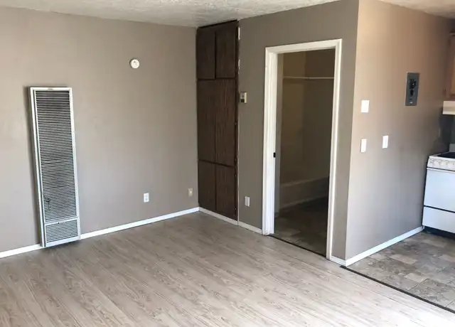 Property at 308 Vassar Dr SE Apt 09, Albuquerque, NM, 87106, 0 beds, 1 bath, [object Object]