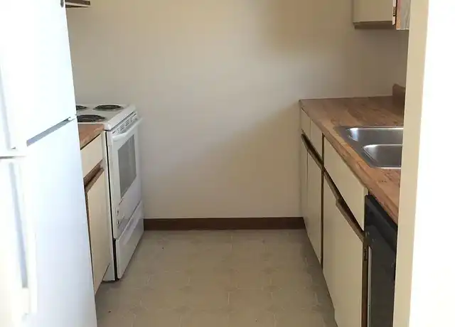 Property at Cumberland Court - 323 Husson Ave, Bangor, ME, 04401, 2 beds, 1 bath, [object Object]