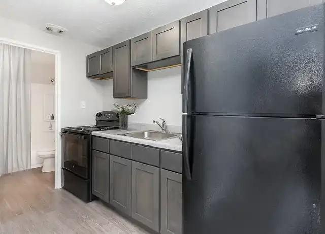 Property at Villa Hills & Dover Heights Apartments - 3775 Westmont Dr, Cincinnati, OH, 45205, 1-2 bed, 1 bath, [object Object]