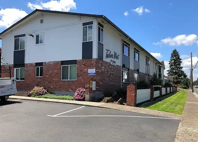 Property at Tabor West Apartments - 6400 SE Division St, Portland, OR, 97206, 2 beds, 1 bath, [object Object]