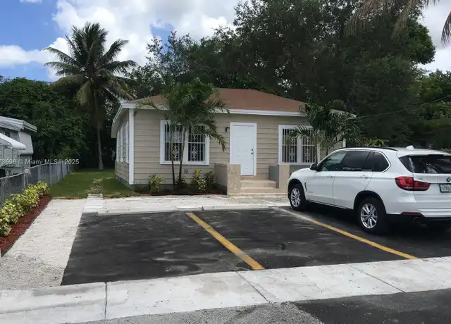 Property at 32 NE 169th St #2, North Miami Beach, FL, 33162, 1 bed, 1 bath, [object Object]