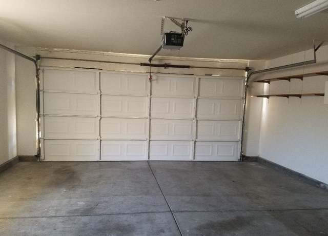 Photo of 1812 College Greens Dr, Los Banos, CA 93635