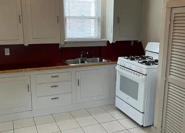 Property at 2524 NW 22nd St, Oklahoma City, OK, 73107, 2 beds, 1 bath, [object Object]