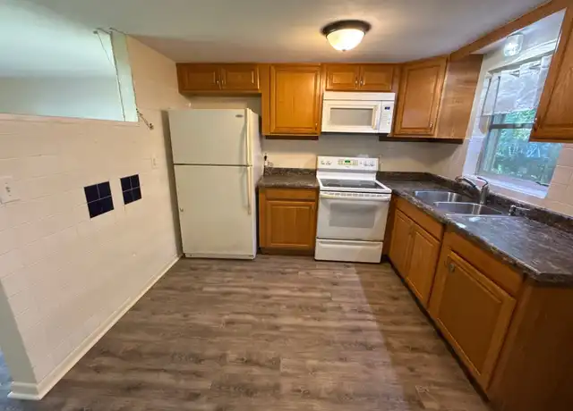 Property at 43 S Melbourne St, Beverly Hills, FL, 34465, 2 beds, 1 bath, [object Object]