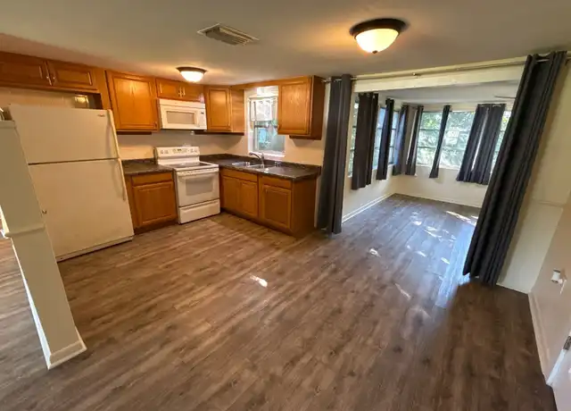 Property at 43 S Melbourne St, Beverly Hills, FL, 34465, 2 beds, 1 bath, [object Object]