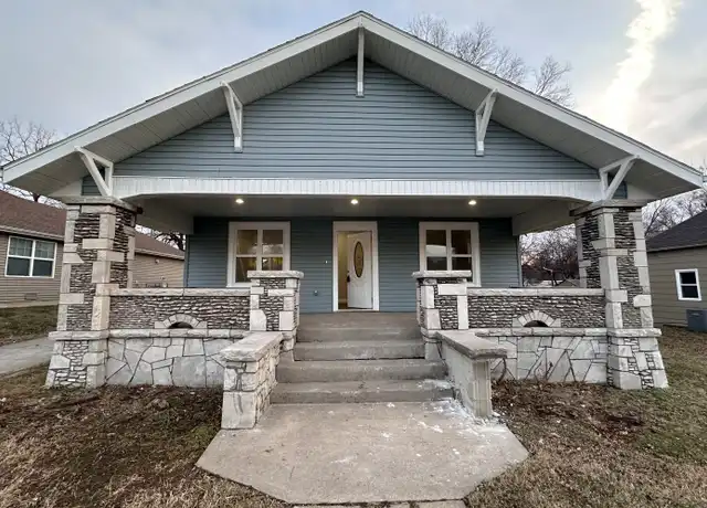 Property at 528 W Division St, Springfield, MO, 65803, 5 beds, 3 baths, [object Object]
