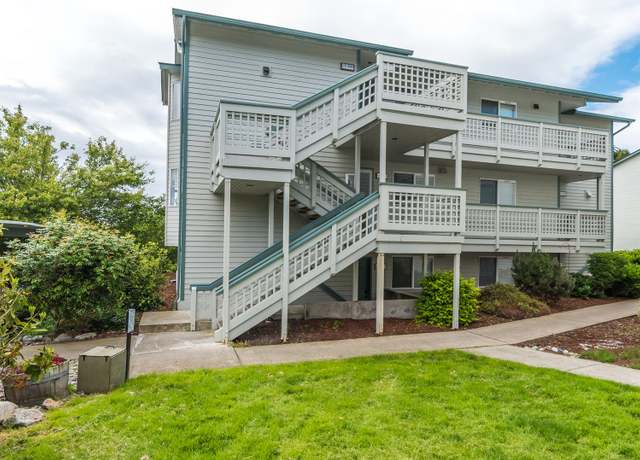 Photo of 485 SW Bayshore Dr Unit C101, Oak Harbor, WA 98277