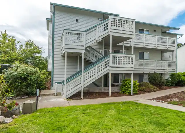 Property at 485 SW Bayshore Dr Unit C101, Oak Harbor, WA, 98277, 3 beds, 2 baths, [object Object]