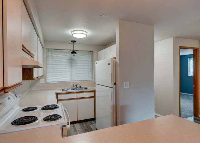 Photo of 485 SW Bayshore Dr Unit C101, Oak Harbor, WA 98277