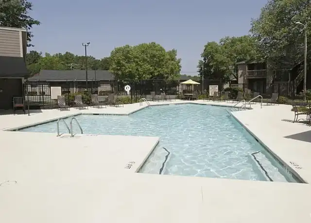 Property at Haywood Pointe Apartments - 1175 Haywood Rd, Greenville, SC, 29615, 1 bed, 1 bath, [object Object]