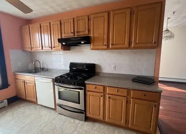 Property at 15 Locust St Unit 3, Everett, MA, 02149, 4 beds, 2 baths, [object Object]