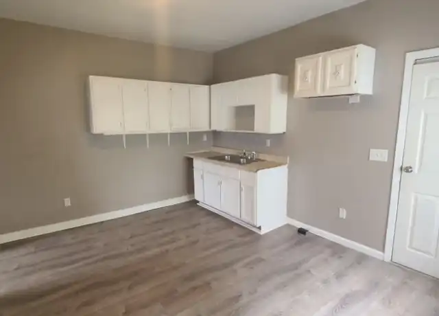Property at 59 Niagara St, Rochester, NY, 14605, 3 beds, 1 bath, [object Object]