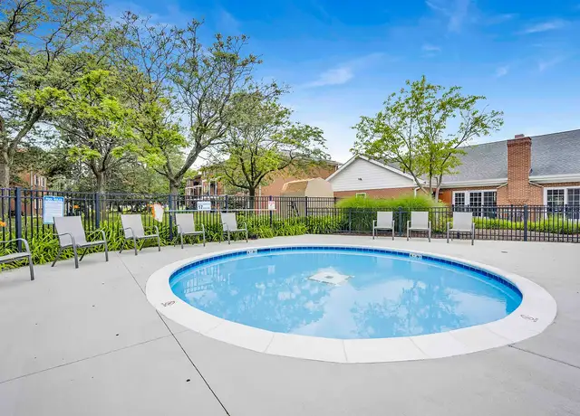 Photo of 732 Bluff St, Carol Stream, IL 60188