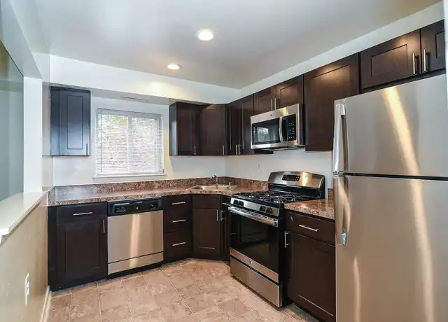 Property at 28 Montrose Manor Ct, Catonsville, MD, 21228, 1-2 bed, 1-2 bath, [object Object]