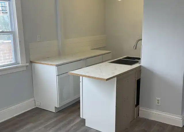 Property at 4410 Pearl Rd, Cleveland, OH, 44109, 3 beds, 1 bath, [object Object]