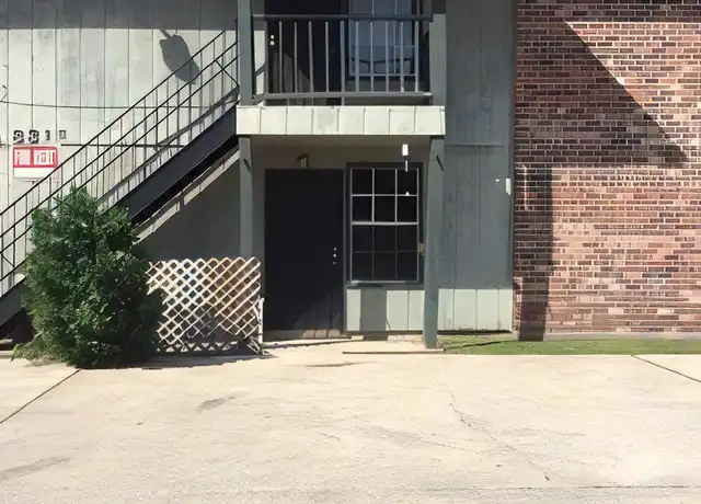 Property at 8313 Governor Dr Unit B, Baton Rouge, LA, 70820, 2 beds, 2 baths, [object Object]