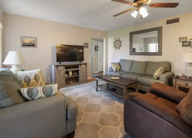 Property at 407 Pine Cir Unit C1, Greenacres, FL, 33463, 2 beds, 2 baths, [object Object]