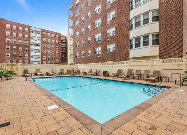 Property at 740 E Broadway Apt 4K, Long Beach, NY, 11561, 1 bed, 1 bath, [object Object]