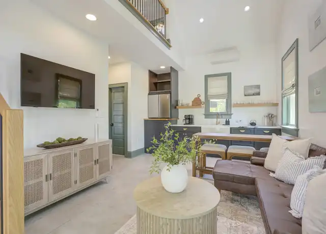 Property at 431 W Park Ave Unit 1, Charlotte, NC, 28203, 2 beds, 1.5 baths, [object Object]