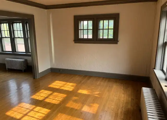 Property at 4461 N 28th St Unit 6, Milwaukee, WI, 53209, 1 bed, 1 bath, [object Object]