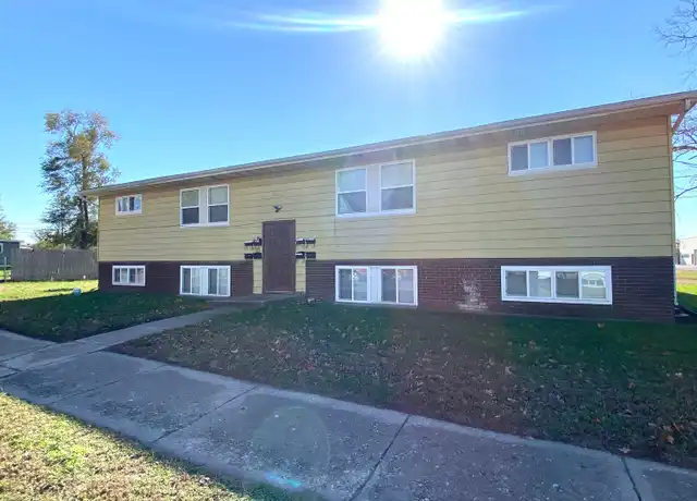 Property at 340 Caroline St Unit Caroline Apts -5, Pekin, IL, 61554, 1 bed, 1 bath, [object Object]