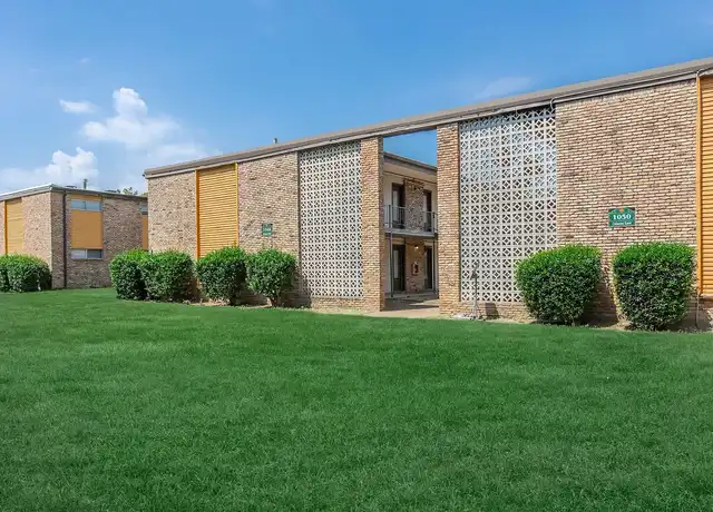 Property at University Gardens Manor - 2059 N Cabana Cir, Memphis, TN, 38107, 2 beds, 1 bath, [object Object]
