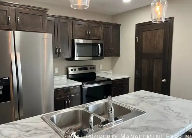 Property at 9437 W Dolores Dr, Sioux Falls, SD, 57106, 3 beds, 1.5 baths, [object Object]